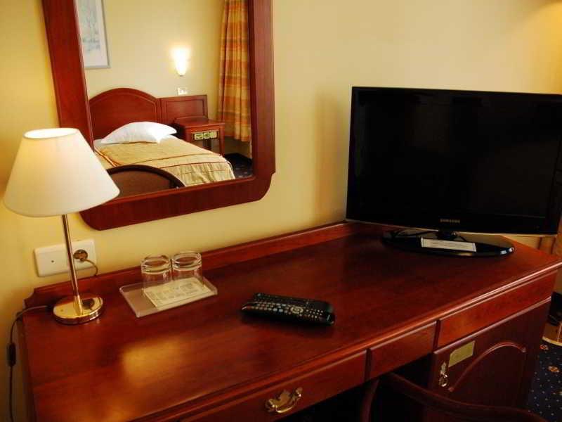 9Hotel Chelton ブリュッセル エクステリア 写真