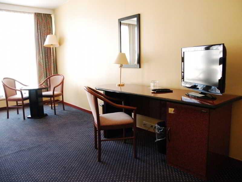 9Hotel Chelton ブリュッセル エクステリア 写真